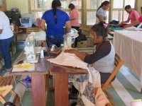 Capacitación para ayudantes de costura