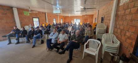 Reunión de asesores en la comunidad de La Esperanza