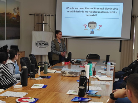 Capacitación sobre la atención prenatal y la planificación familiar